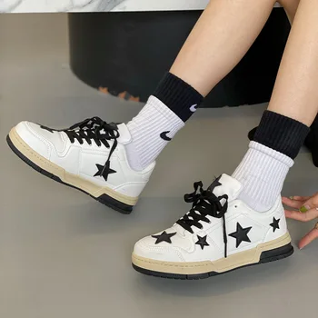 Белые пятиконечные белые туфли, весенне-летние новые туфли, женские кроссовки, пара двухцветных пятиконечных туфель.